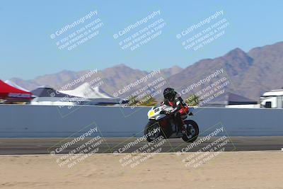media/Nov-06-2023-Moto Forza (Mon) [[ce023d0744]]/4-Beginner Group/Session 4 (Finish Line Checker)/